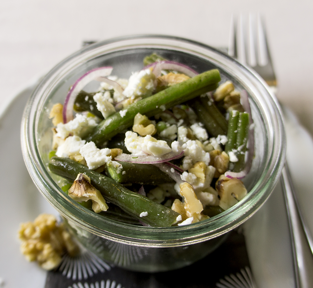 Fisolensalat mit Walnüssen