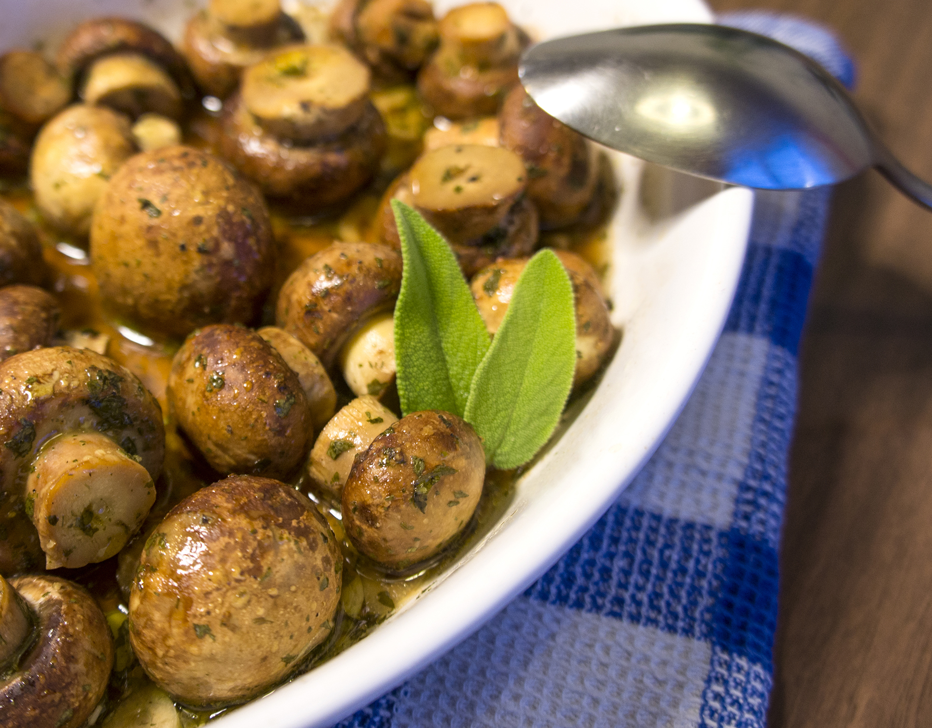 Champignonköpfe mit zitroniger Note Rezept für 2 Personen | Keine Scheu ...